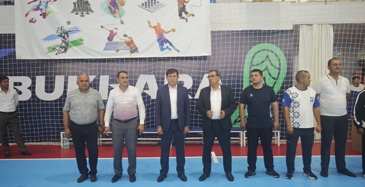 Buxoro viloyatida oliy ta’lim muassasalari o‘rtasida mini futbol bo‘yicha viloyat birinchiligi davom etmoqda1