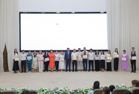 Yoshlar kuni munosabati bilan institut talabalari va xodimlari taqdirlandi1