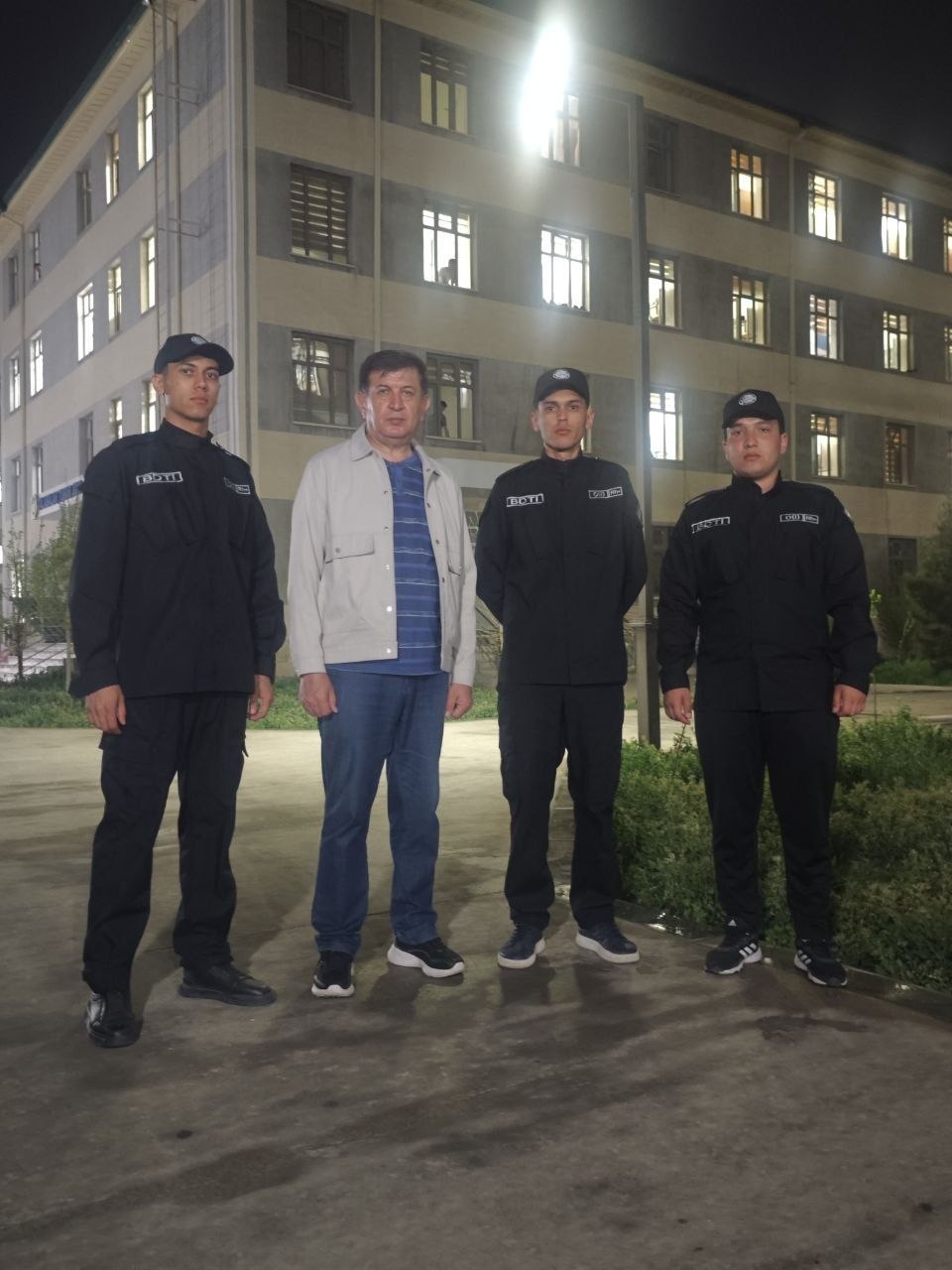 Institut rektori talabalar turar joyida tunadi6